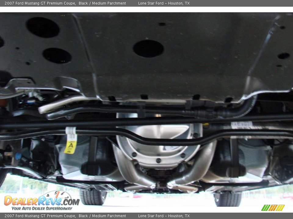 2007 Ford Mustang GT Premium Coupe Black / Medium Parchment Photo #10