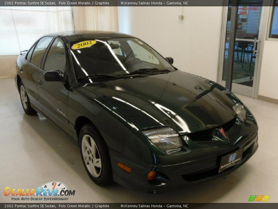 2002 Pontiac Sunfire SE Sedan Polo Green Metallic / Graphite Photo #5