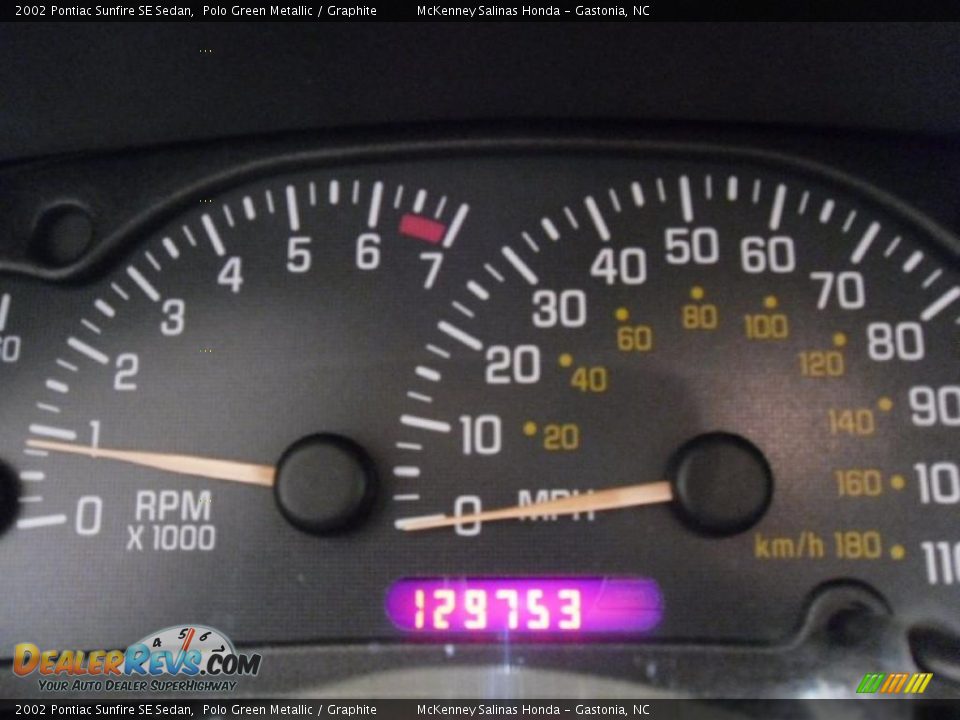 2002 Pontiac Sunfire SE Sedan Polo Green Metallic / Graphite Photo #11