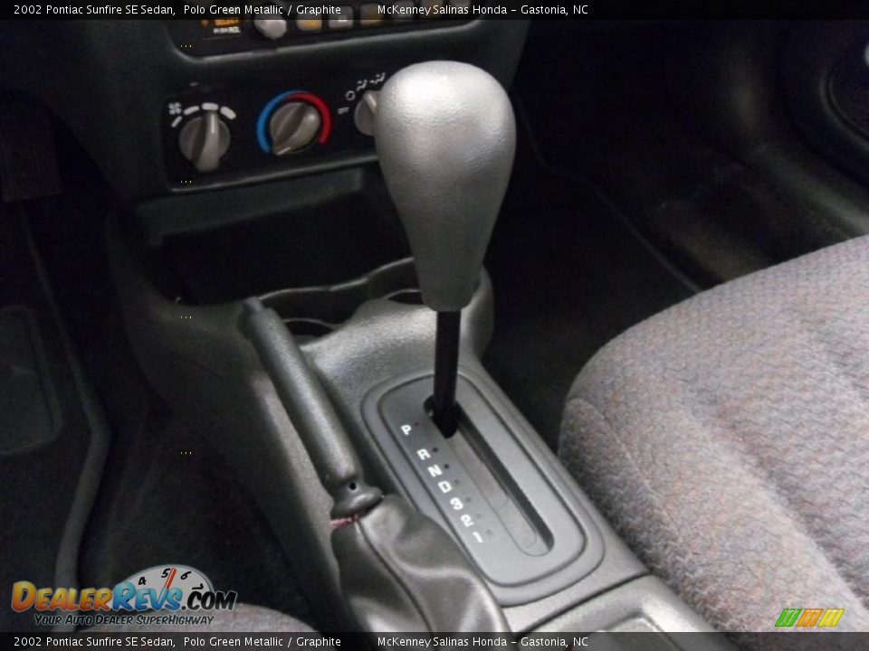 2002 Pontiac Sunfire SE Sedan Polo Green Metallic / Graphite Photo #14