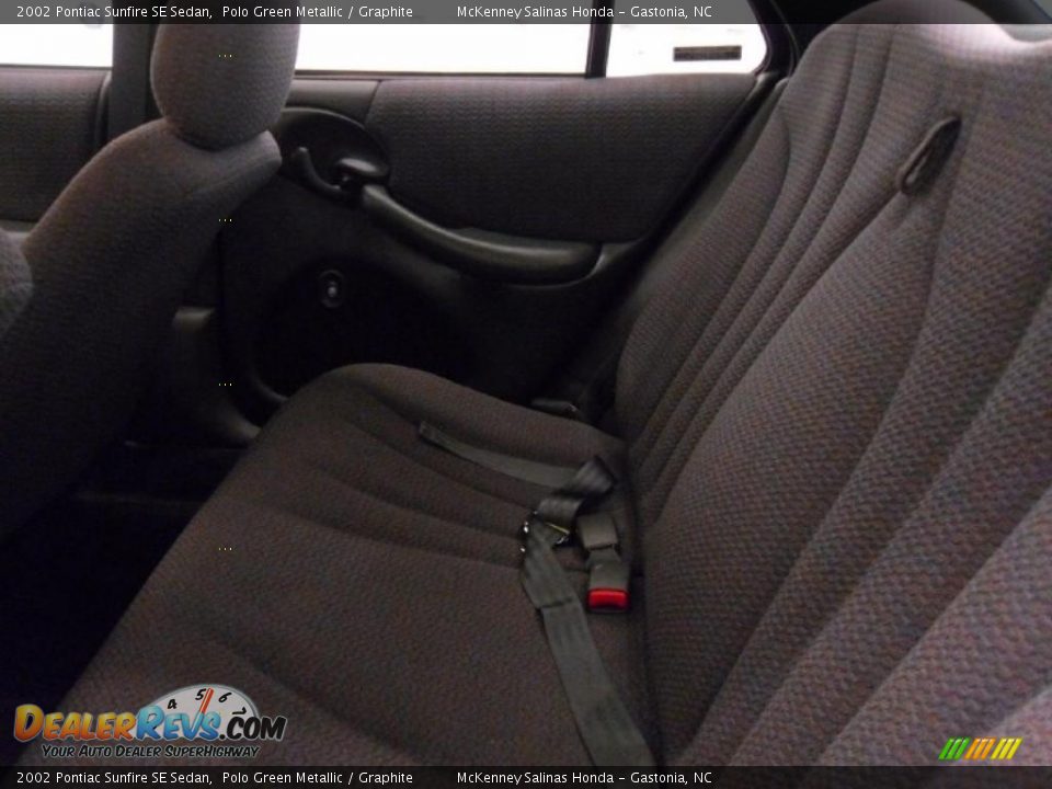 2002 Pontiac Sunfire SE Sedan Polo Green Metallic / Graphite Photo #15