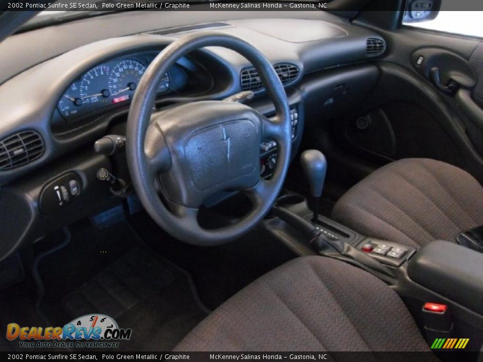 2002 Pontiac Sunfire SE Sedan Polo Green Metallic / Graphite Photo #27