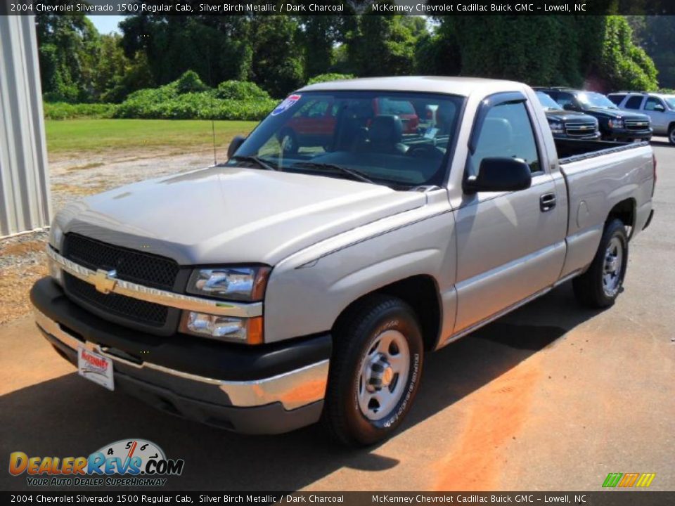 2004 Chevrolet Silverado 1500 Regular Cab Silver Birch Metallic / Dark Charcoal Photo #1