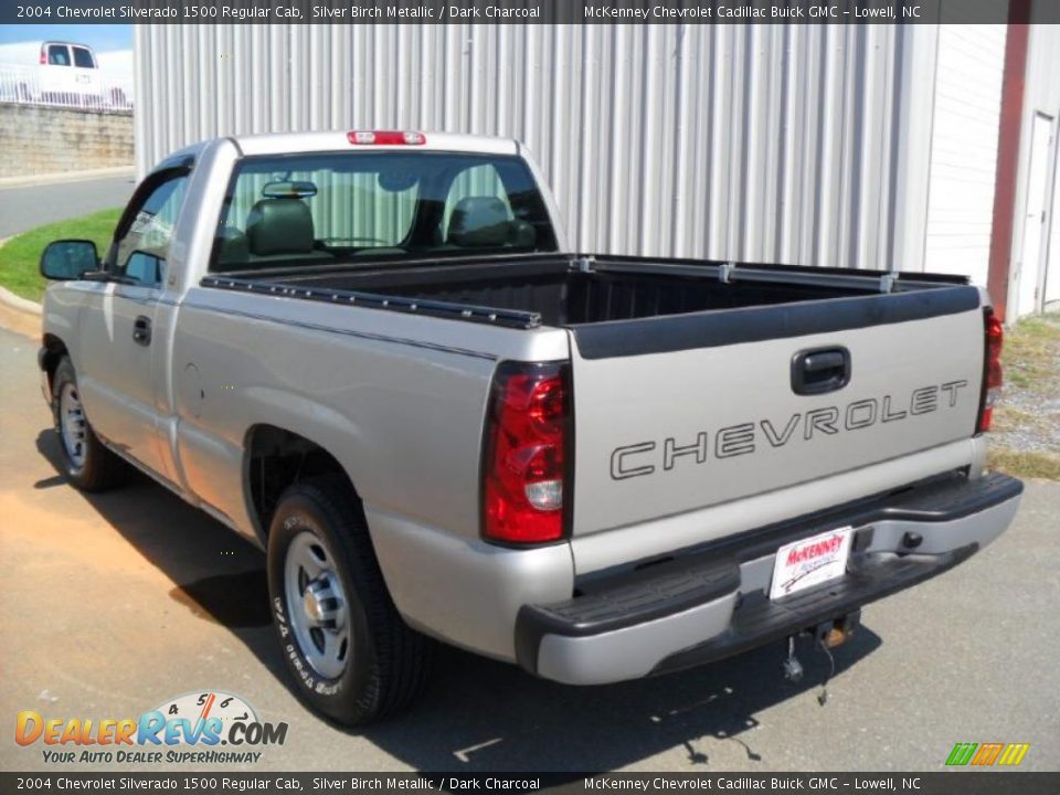 2004 Chevrolet Silverado 1500 Regular Cab Silver Birch Metallic / Dark Charcoal Photo #2
