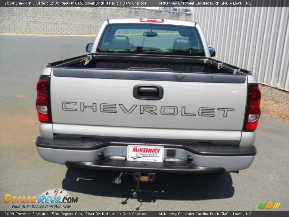 2004 Chevrolet Silverado 1500 Regular Cab Silver Birch Metallic / Dark Charcoal Photo #3