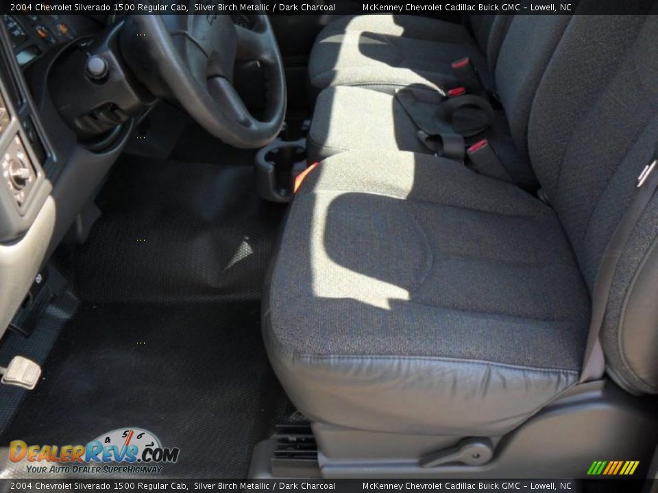 2004 Chevrolet Silverado 1500 Regular Cab Silver Birch Metallic / Dark Charcoal Photo #8