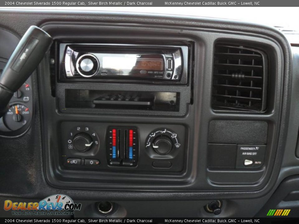 2004 Chevrolet Silverado 1500 Regular Cab Silver Birch Metallic / Dark Charcoal Photo #13