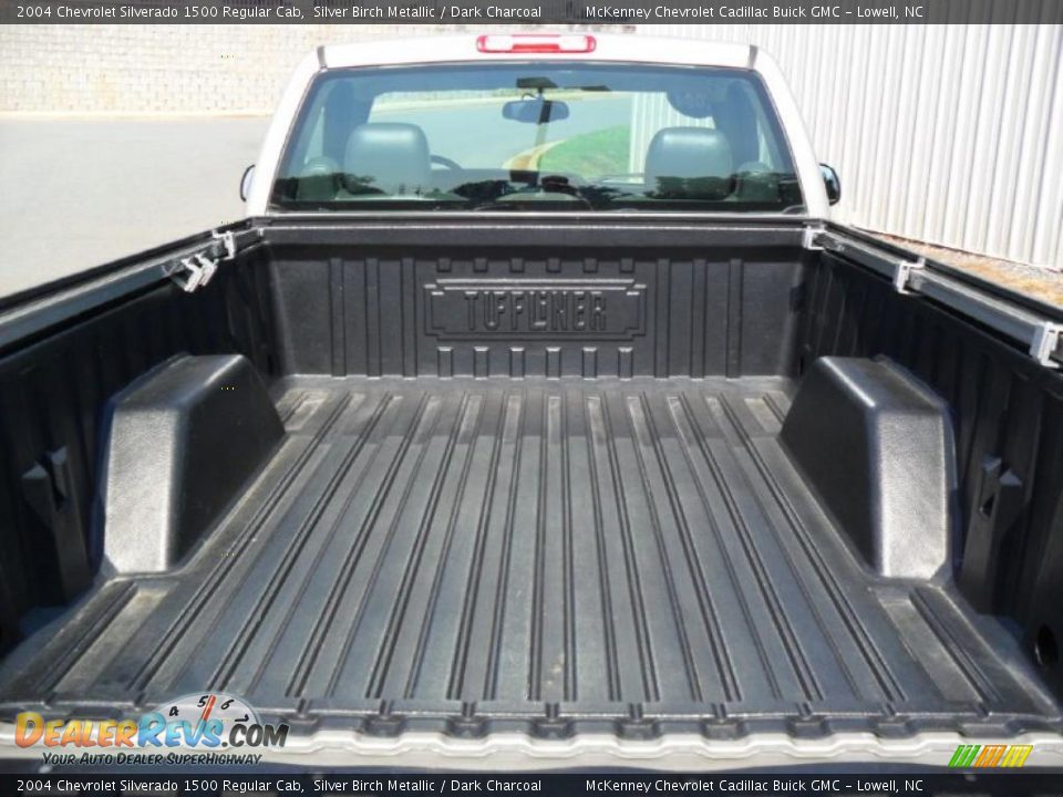 2004 Chevrolet Silverado 1500 Regular Cab Silver Birch Metallic / Dark Charcoal Photo #14