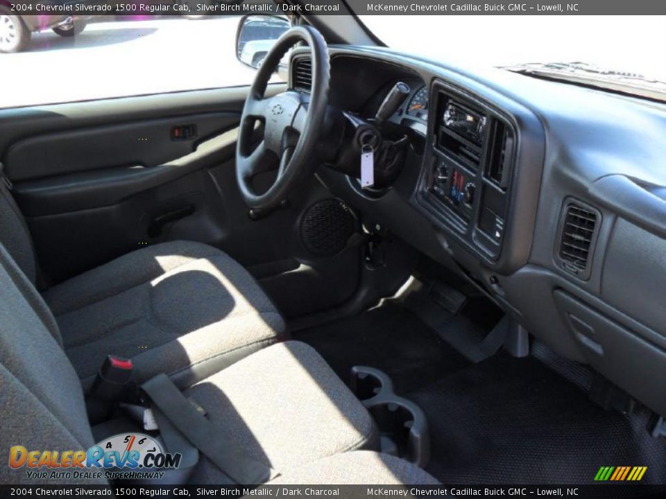 2004 Chevrolet Silverado 1500 Regular Cab Silver Birch Metallic / Dark Charcoal Photo #18