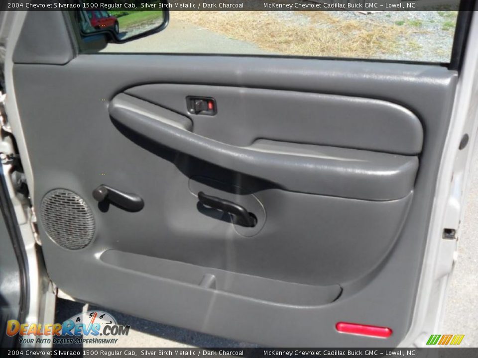 2004 Chevrolet Silverado 1500 Regular Cab Silver Birch Metallic / Dark Charcoal Photo #19