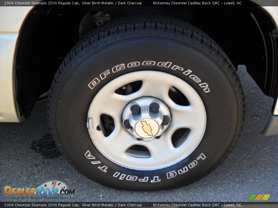 2004 Chevrolet Silverado 1500 Regular Cab Silver Birch Metallic / Dark Charcoal Photo #21