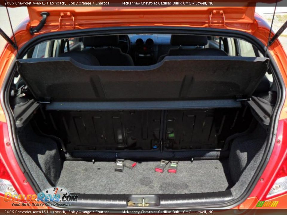 2006 Chevrolet Aveo LS Hatchback Spicy Orange / Charcoal Photo #17