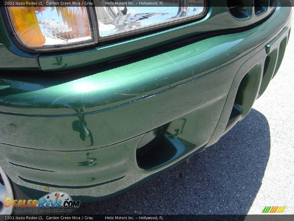 2001 Isuzu Rodeo LS Garden Green Mica / Gray Photo #8