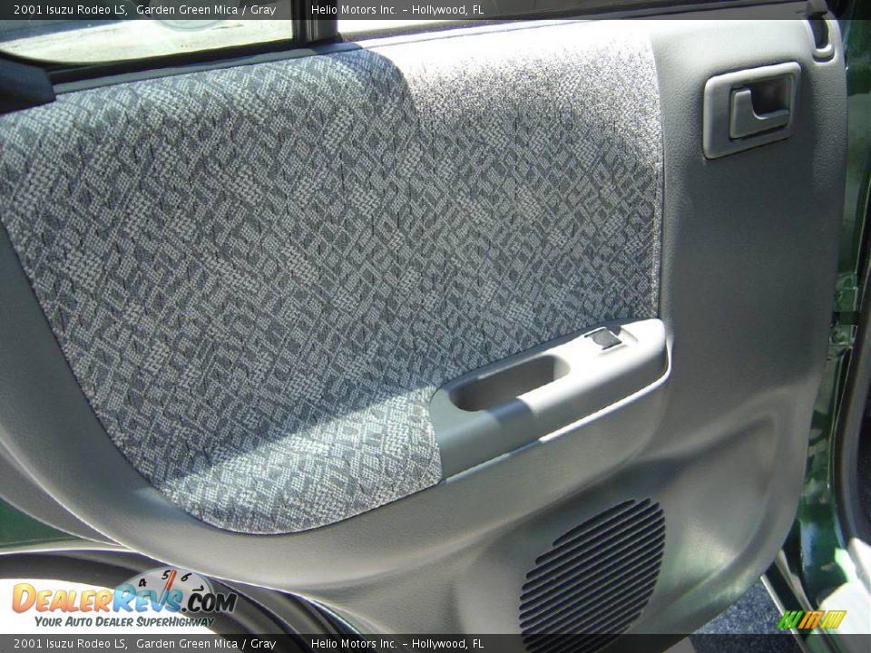 2001 Isuzu Rodeo LS Garden Green Mica / Gray Photo #15