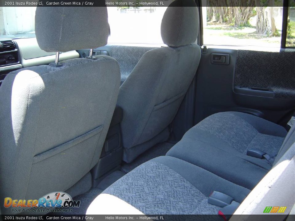 2001 Isuzu Rodeo LS Garden Green Mica / Gray Photo #16