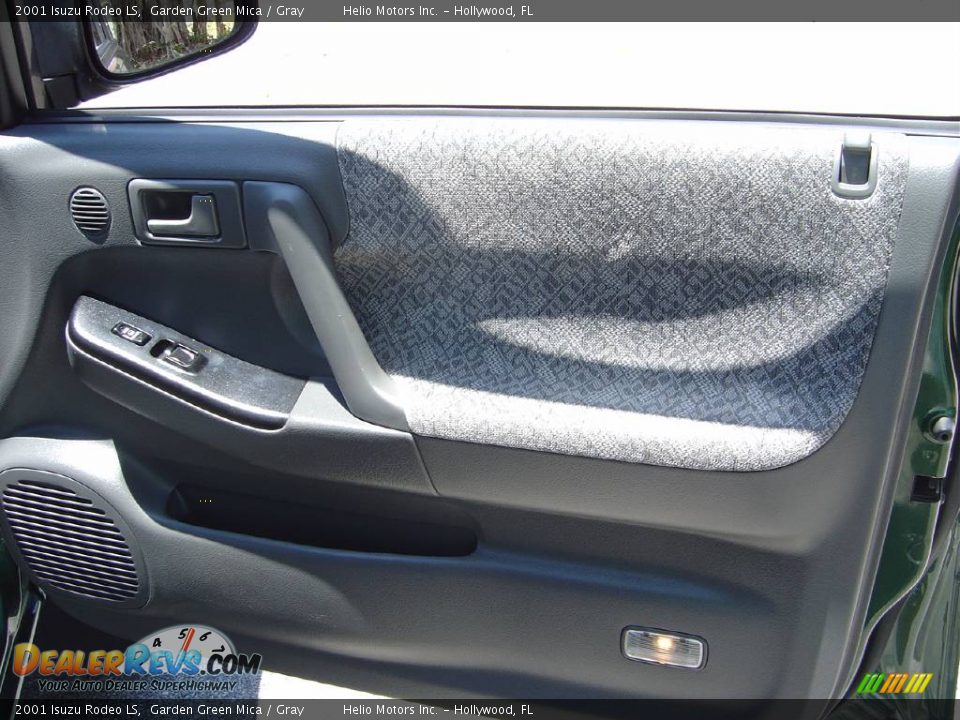 2001 Isuzu Rodeo LS Garden Green Mica / Gray Photo #22