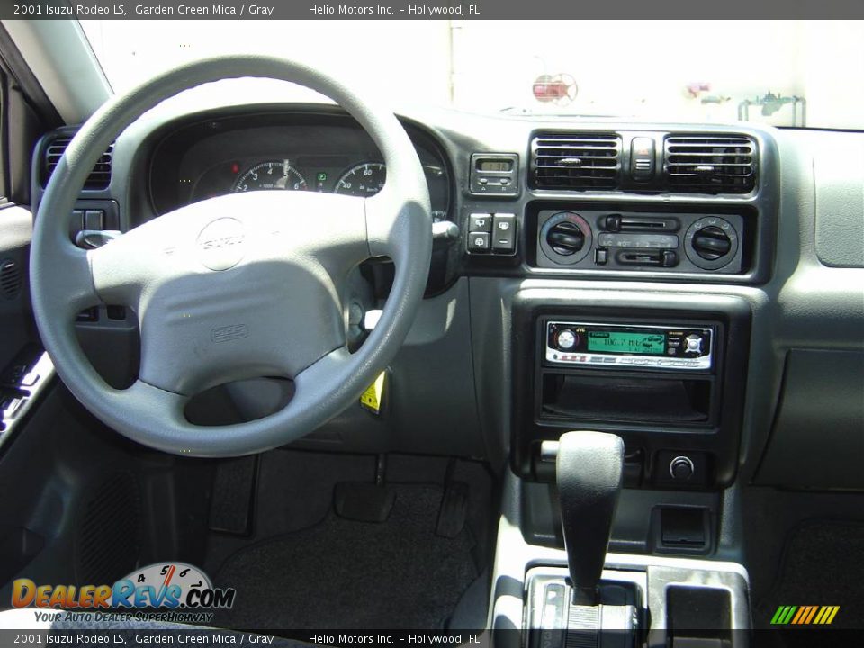 2001 Isuzu Rodeo LS Garden Green Mica / Gray Photo #26