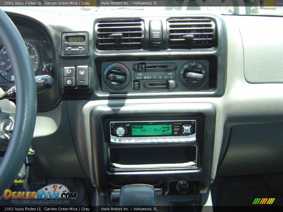 2001 Isuzu Rodeo LS Garden Green Mica / Gray Photo #31
