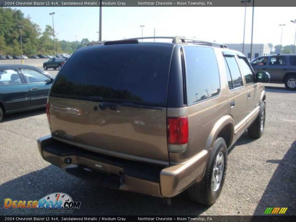 2004 Chevrolet Blazer LS 4x4 Sandalwood Metallic / Medium Gray Photo #2