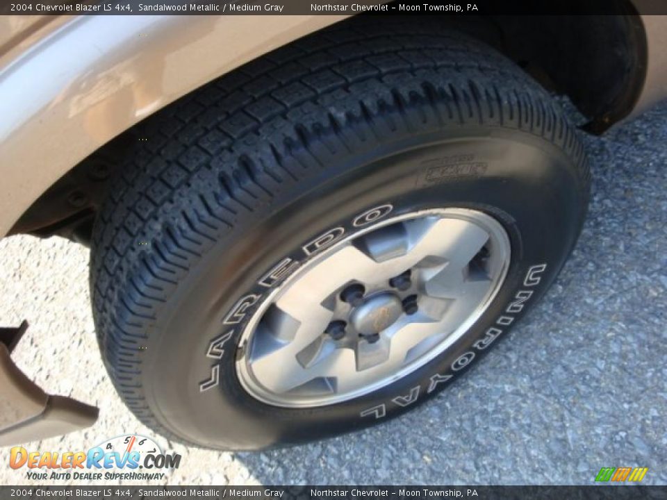 2004 Chevrolet Blazer LS 4x4 Sandalwood Metallic / Medium Gray Photo #7