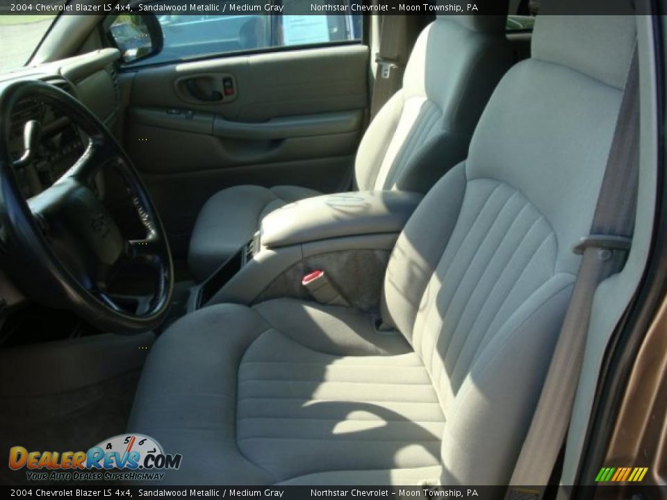 2004 Chevrolet Blazer LS 4x4 Sandalwood Metallic / Medium Gray Photo #8