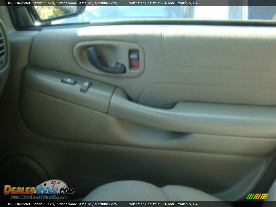 2004 Chevrolet Blazer LS 4x4 Sandalwood Metallic / Medium Gray Photo #12