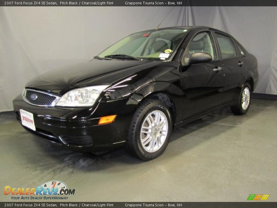 2007 Ford Focus ZX4 SE Sedan Pitch Black / Charcoal/Light Flint Photo #1