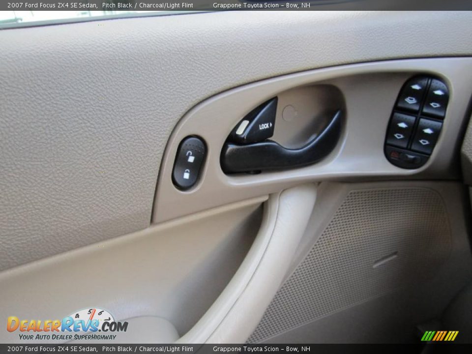 2007 Ford Focus ZX4 SE Sedan Pitch Black / Charcoal/Light Flint Photo #12