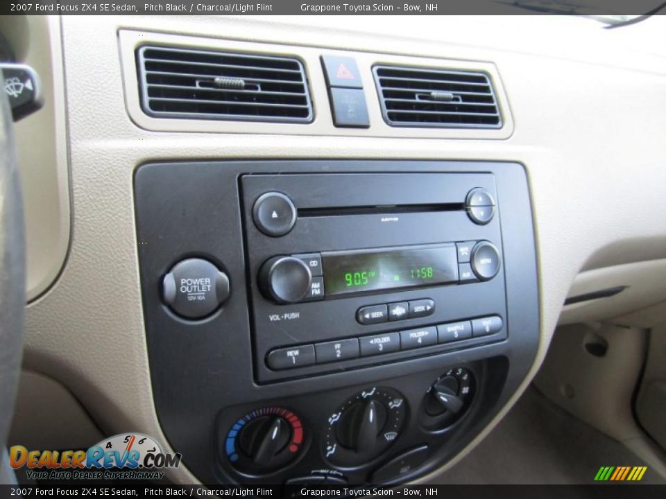 2007 Ford Focus ZX4 SE Sedan Pitch Black / Charcoal/Light Flint Photo #14
