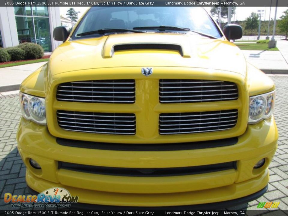 2005 Dodge Ram 1500 SLT Rumble Bee Regular Cab Solar Yellow / Dark Slate Gray Photo #8