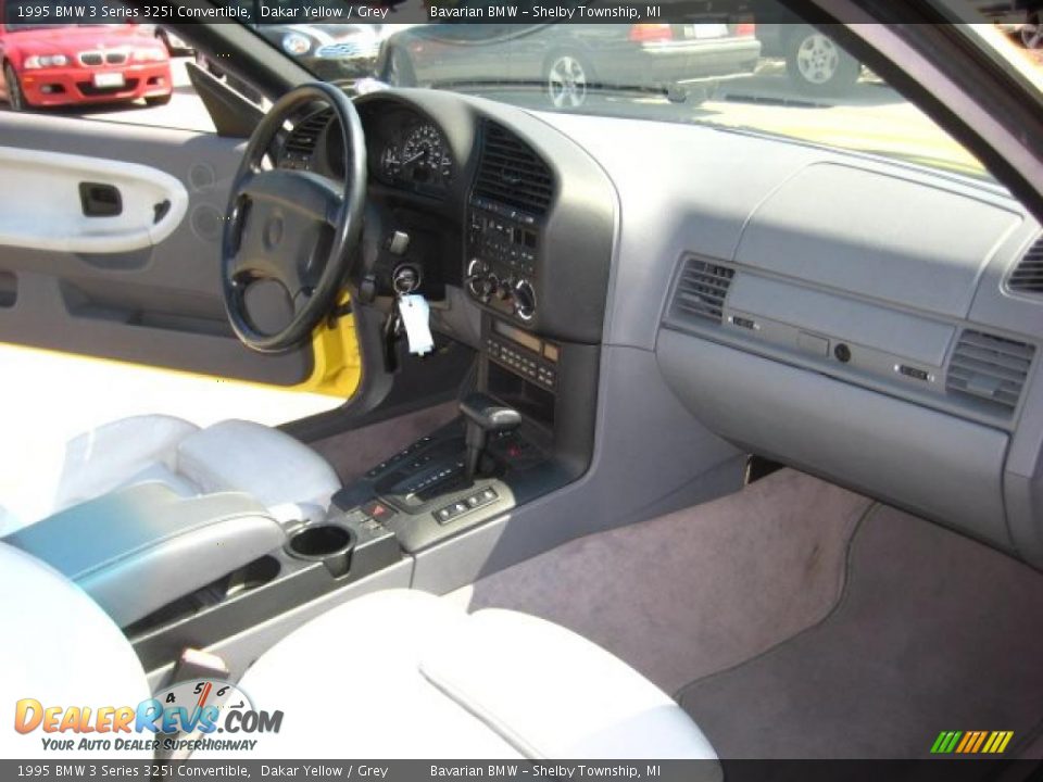1995 BMW 3 Series 325i Convertible Dakar Yellow / Grey Photo #14