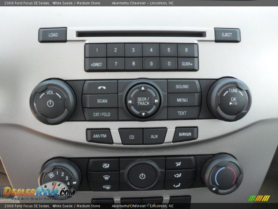 2009 Ford Focus SE Sedan White Suede / Medium Stone Photo #10