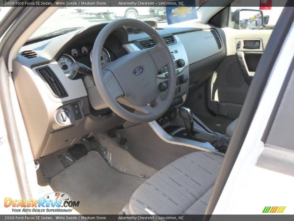 2009 Ford Focus SE Sedan White Suede / Medium Stone Photo #22