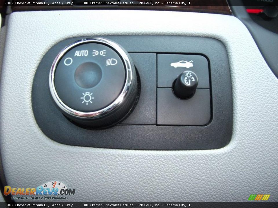 2007 Chevrolet Impala LT White / Gray Photo #6