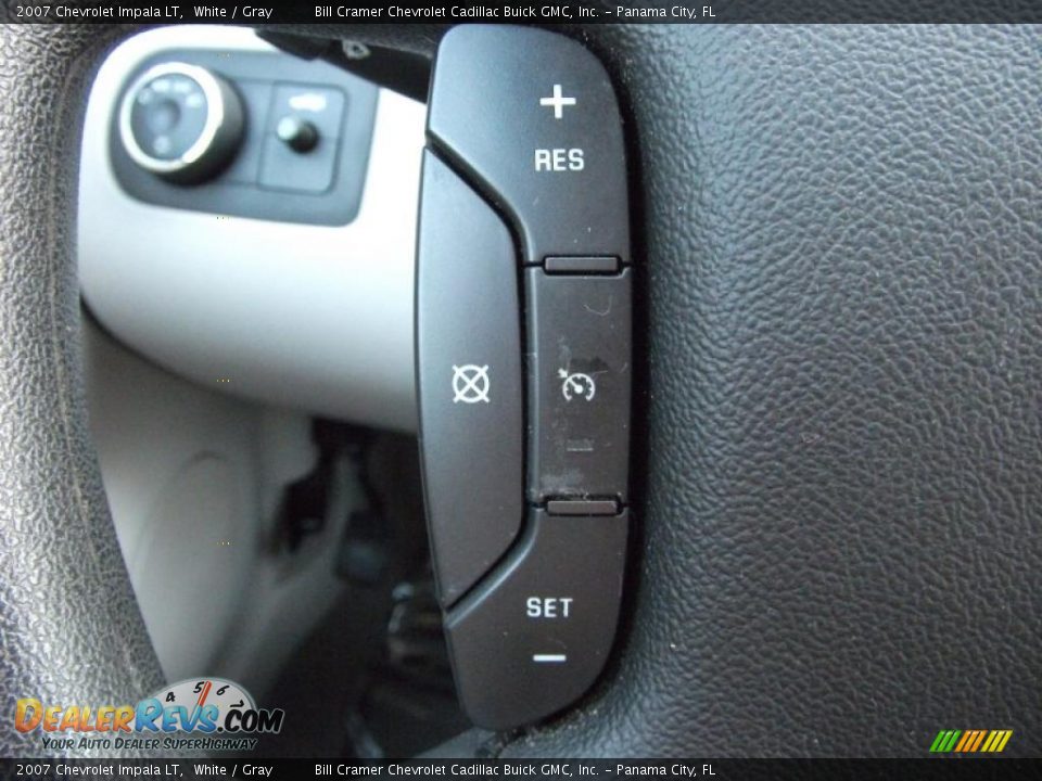 2007 Chevrolet Impala LT White / Gray Photo #8