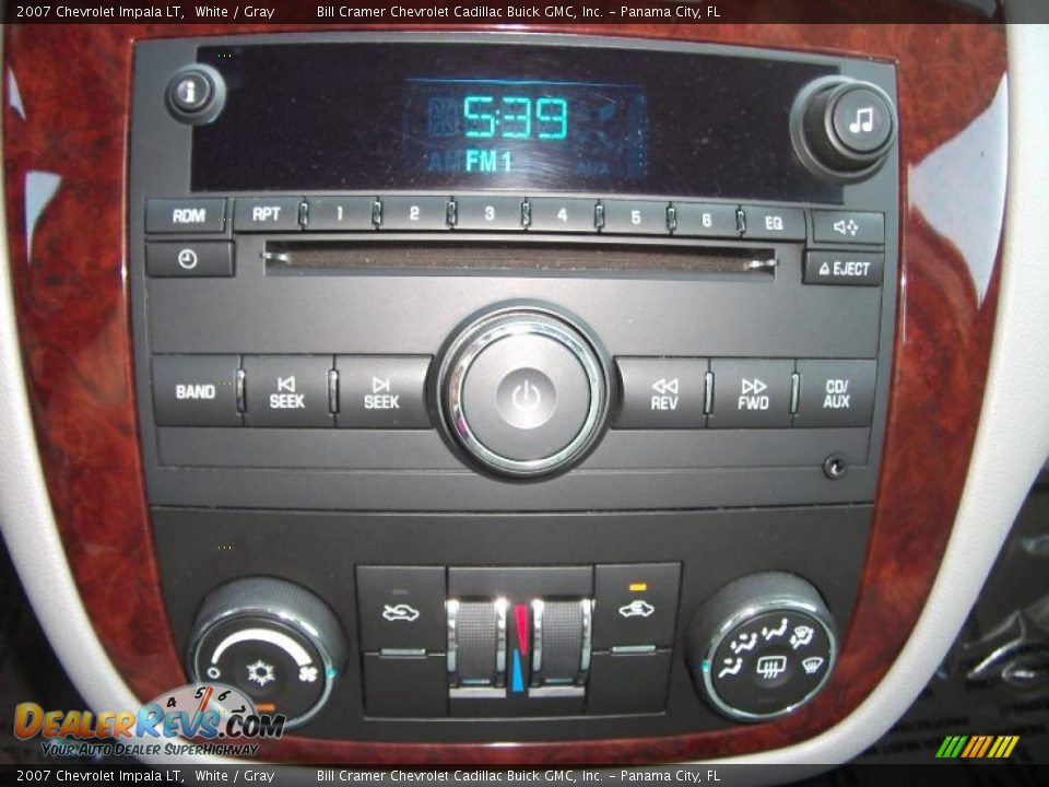 2007 Chevrolet Impala LT White / Gray Photo #11
