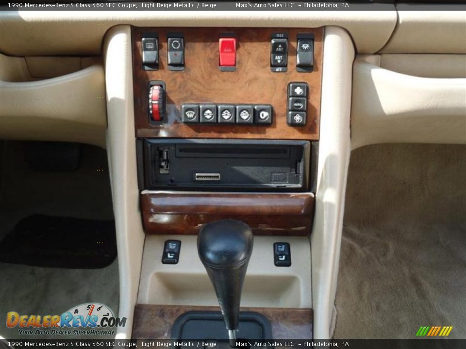 1990 Mercedes-Benz S Class 560 SEC Coupe Light Beige Metallic / Beige Photo #31
