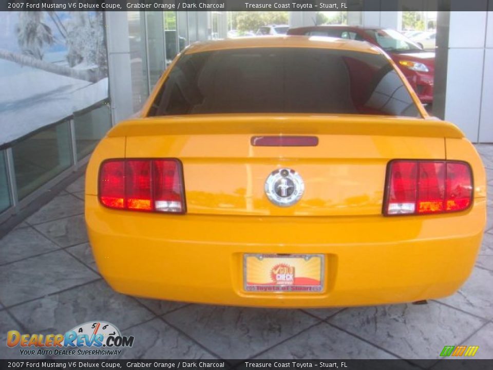 2007 Ford Mustang V6 Deluxe Coupe Grabber Orange / Dark Charcoal Photo #3