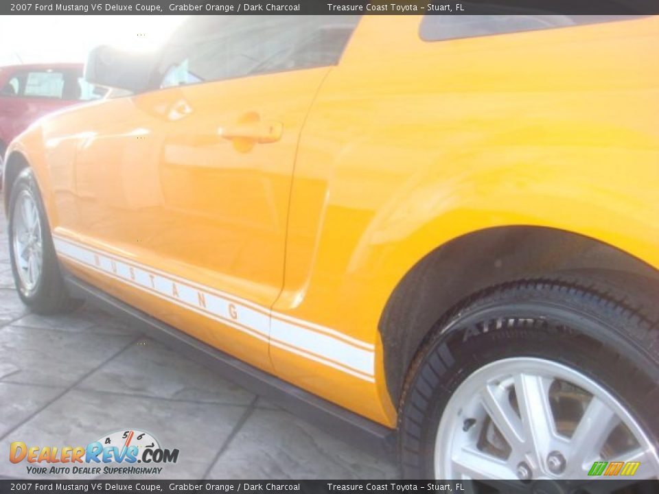 2007 Ford Mustang V6 Deluxe Coupe Grabber Orange / Dark Charcoal Photo #8