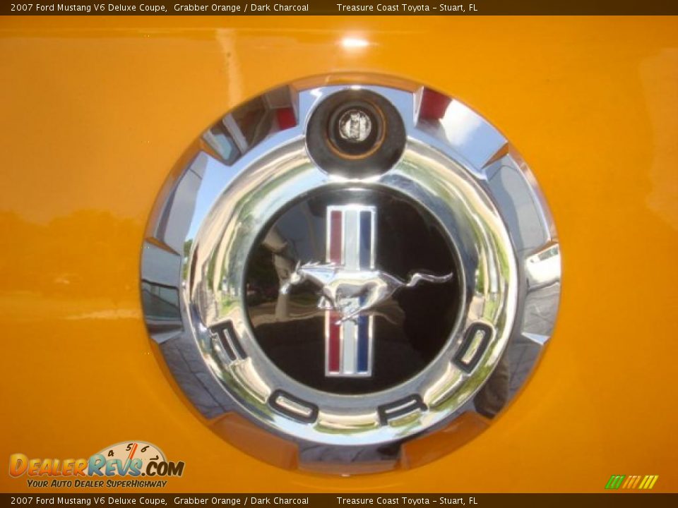 2007 Ford Mustang V6 Deluxe Coupe Grabber Orange / Dark Charcoal Photo #9
