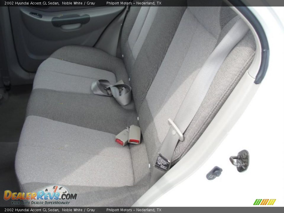 2002 Hyundai Accent GL Sedan Noble White / Gray Photo #27