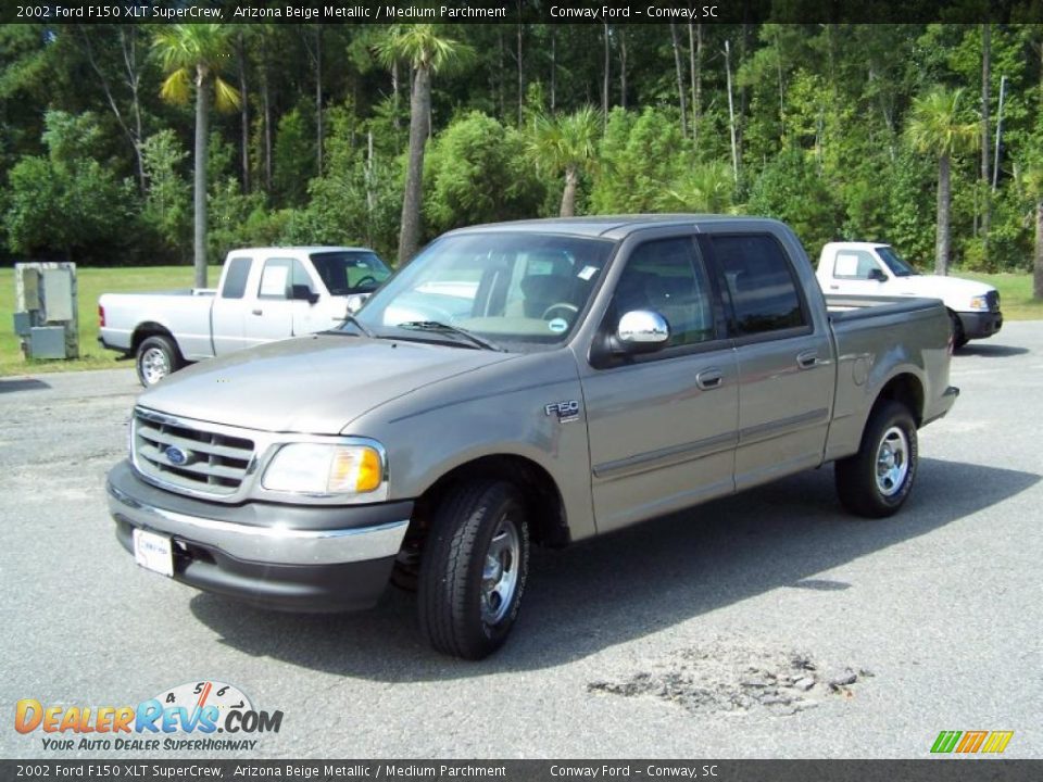2002 Ford F150 XLT SuperCrew Arizona Beige Metallic / Medium Parchment Photo #1