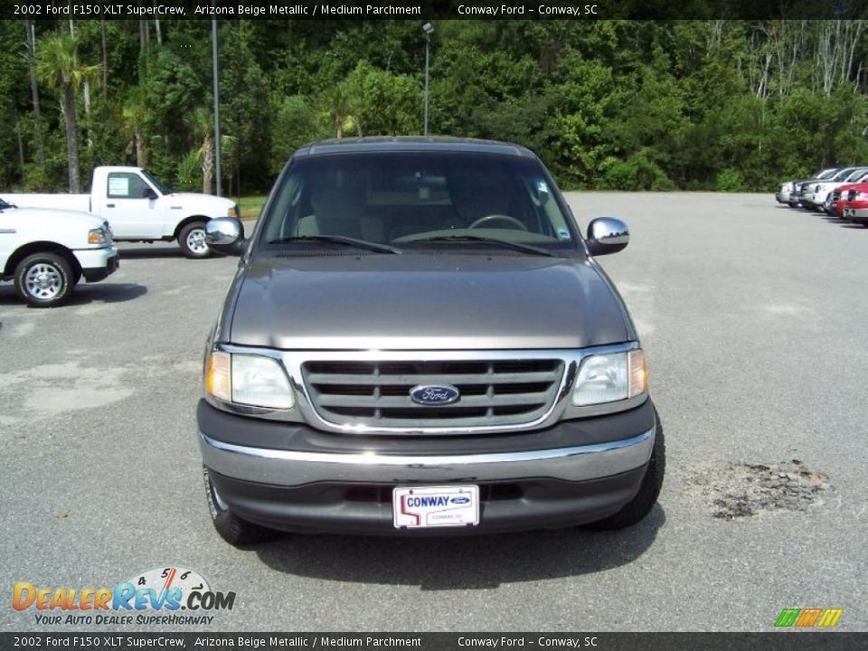 2002 Ford F150 XLT SuperCrew Arizona Beige Metallic / Medium Parchment Photo #2