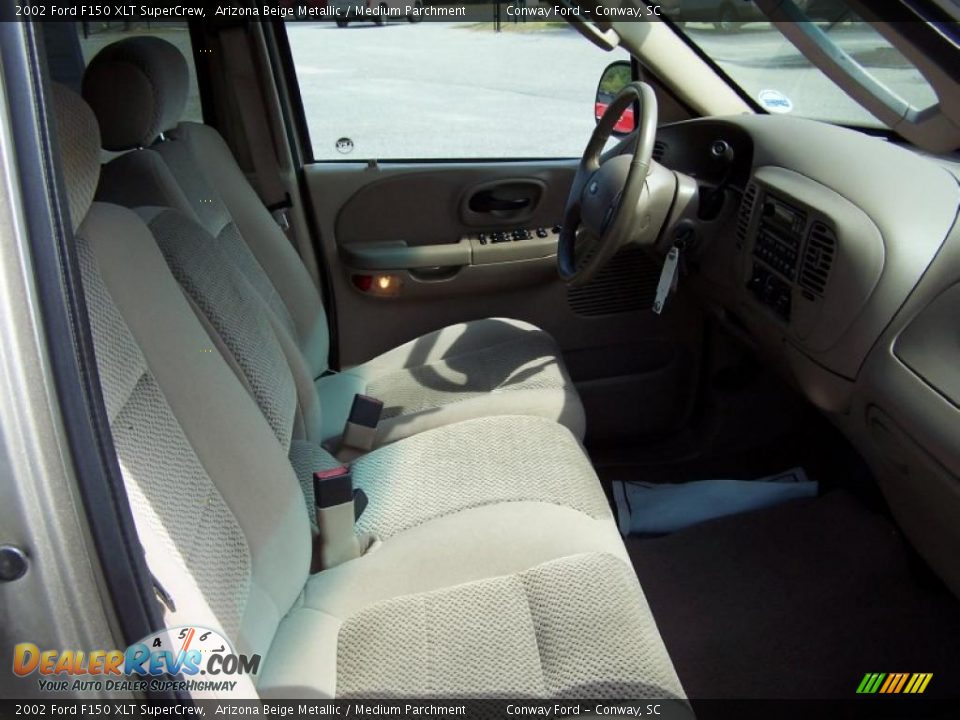 2002 Ford F150 XLT SuperCrew Arizona Beige Metallic / Medium Parchment Photo #16