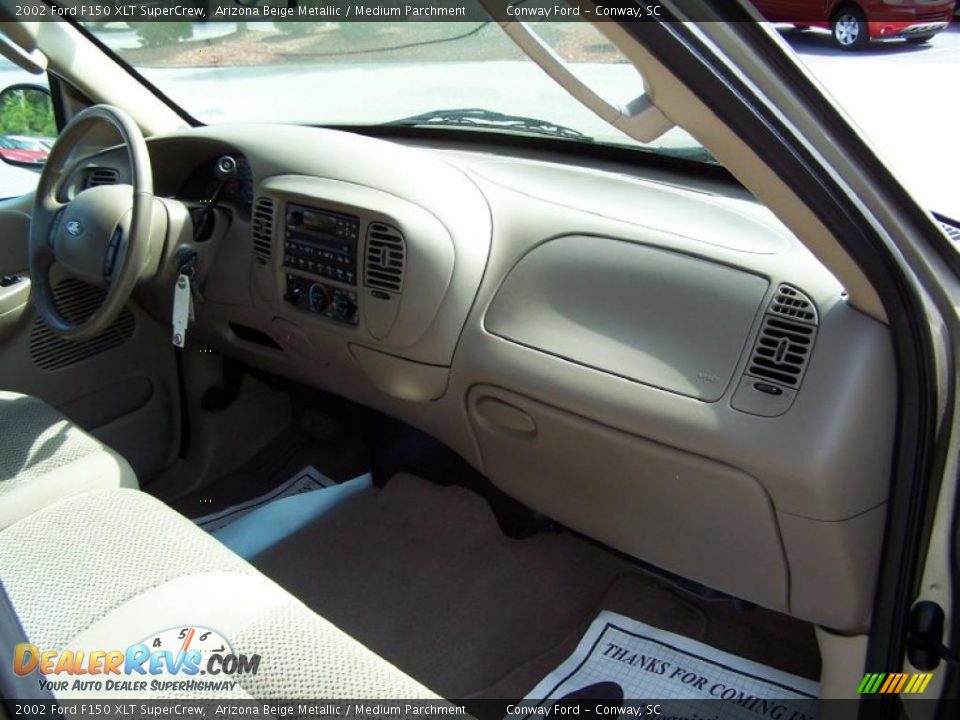 2002 Ford F150 XLT SuperCrew Arizona Beige Metallic / Medium Parchment Photo #17