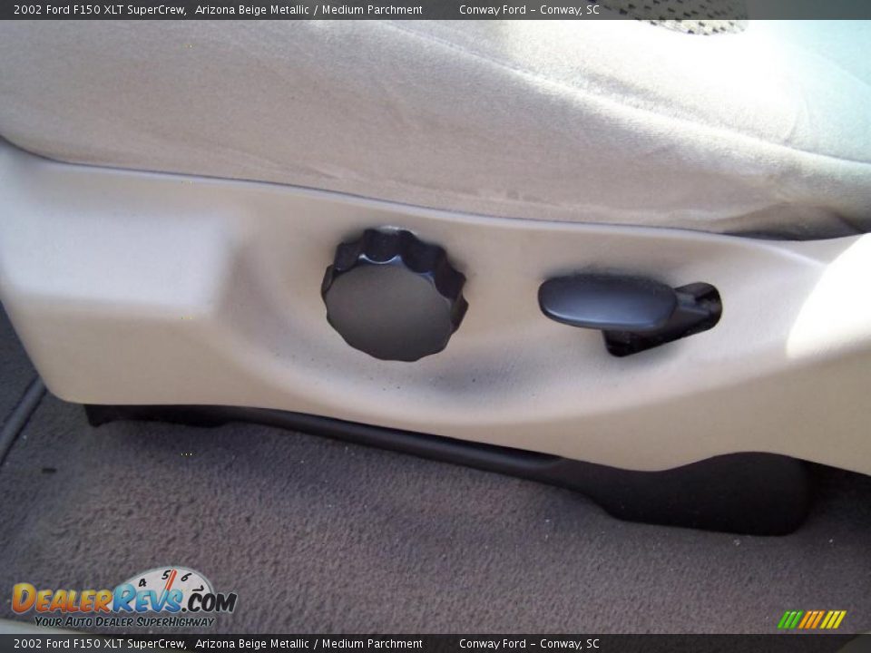 2002 Ford F150 XLT SuperCrew Arizona Beige Metallic / Medium Parchment Photo #22