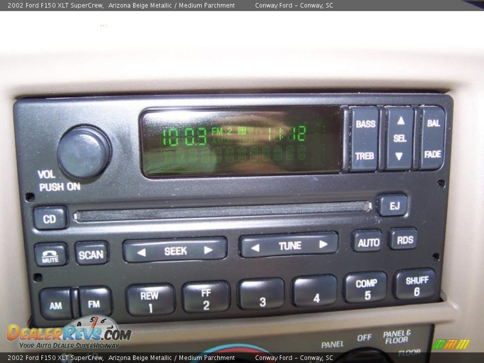 2002 Ford F150 XLT SuperCrew Arizona Beige Metallic / Medium Parchment Photo #23