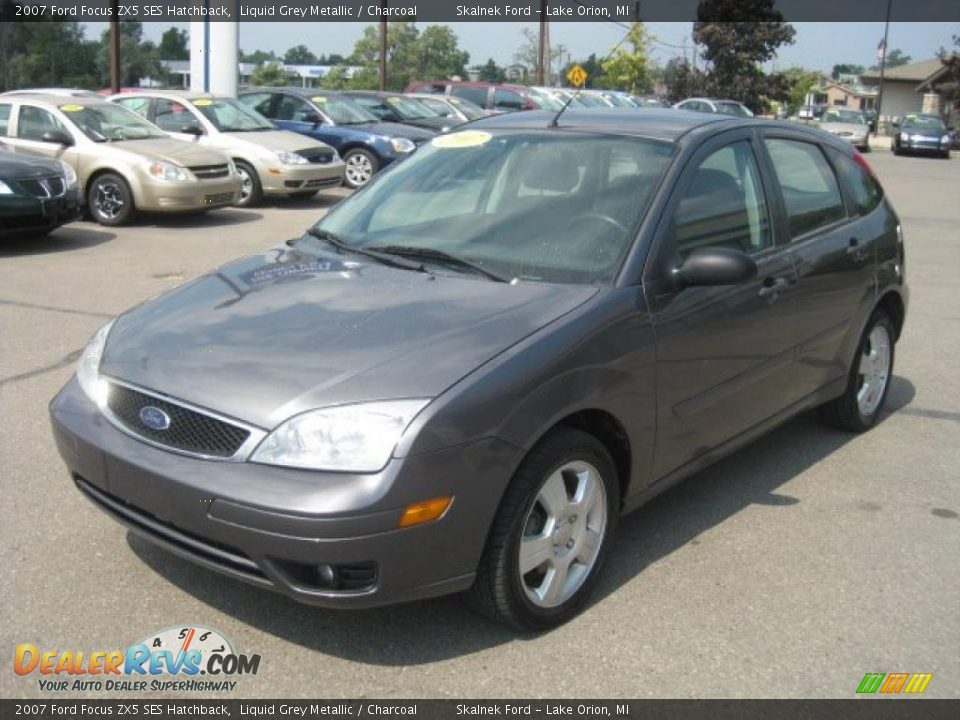 2007 Ford Focus ZX5 SES Hatchback Liquid Grey Metallic / Charcoal Photo #9