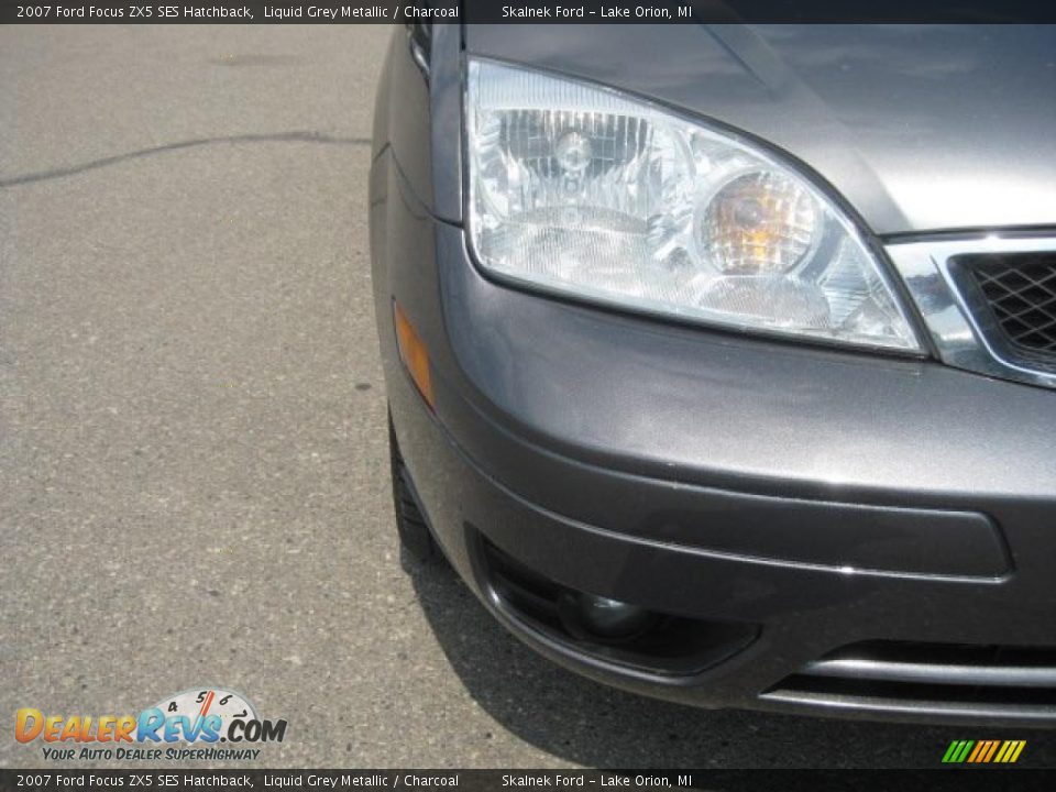 2007 Ford Focus ZX5 SES Hatchback Liquid Grey Metallic / Charcoal Photo #12