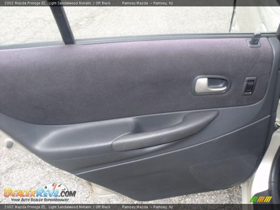 2002 Mazda Protege ES Light Sandalwood Metallic / Off Black Photo #16